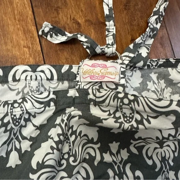 Udder Covers Gracy grey and white Nursing cover